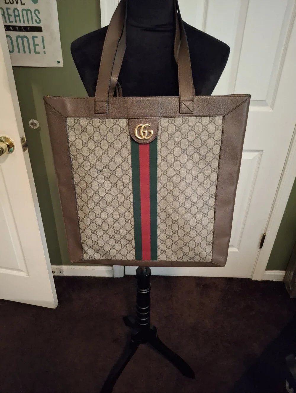 Gucci iconic gg